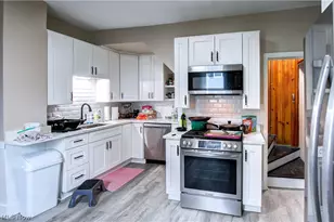 1913 E 123rd St, Loveland, OH 44106 - Photo 3