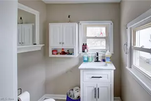 1913 E 123rd St, Loveland, OH 44106 - Photo 19