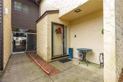 585 Hampton Ridge Drive, Akron, OH 44313 - Photo 3