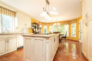 29249 Orangewood Dr, Orange, OH 44122 - Photo 11