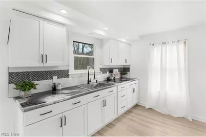 2526 Stocker Avenue, Youngstown, OH 44505 - Photo 15