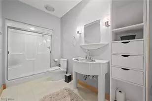 25 Brandon Ct, Moreland Hills, OH 44022 - Photo 39