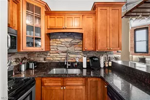 1133 W 9th St, Loveland, OH 44113 - Photo 5