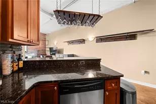 1133 W 9th St, Loveland, OH 44113 - Photo 9