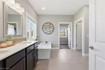 10900 Angela Drive, Kirtland, OH 44094 - Photo 11