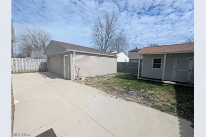 1045 E 347th Street, Eastlake, OH 44095 - Photo 7