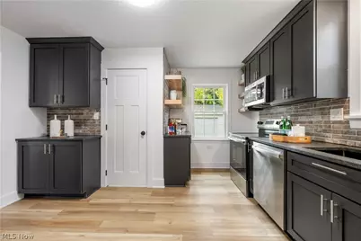 3750 Bainbridge Road, Cleveland Heights, OH 44118 - Photo 11