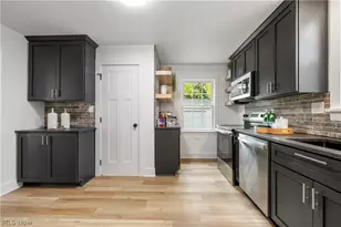 3750 Bainbridge Rd, Cleveland Heights, OH 44118 - Photo 11