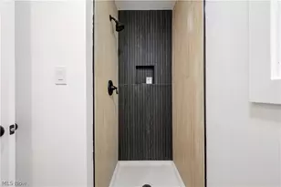 3750 Bainbridge Rd, Cleveland Heights, OH 44118 - Photo 17