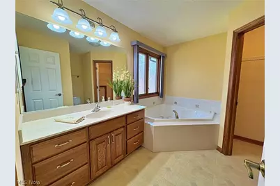 6340 Mallard Creek Run, Lorain, OH 44053 - Photo 29