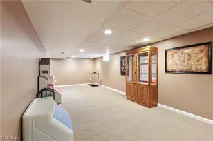 134 Hazelwood Ave, Barberton, OH 44203 - Photo 29