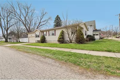 134 Hazelwood Avenue, Barberton, OH 44203 - Photo 3