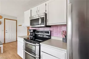 134 Hazelwood Ave, Barberton, OH 44203 - Photo 13