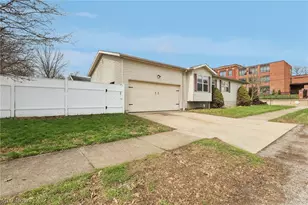 134 Hazelwood Ave, Barberton, OH 44203 - Photo 5