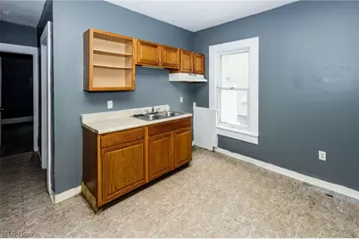 2142 W 105th Street #1/DN, Loveland, OH 44102 - Photo 9