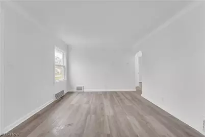 1511 E 196th Street, Euclid, OH 44117 - Photo 5