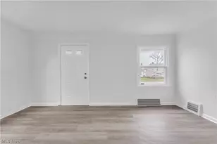 1511 E 196th St, Euclid, OH 44117 - Photo 3