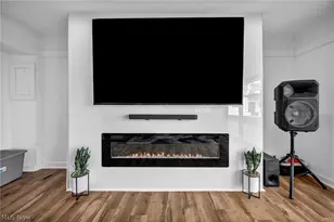 32321 Lakeshore Blvd, Willowick, OH 44095 - Photo 9