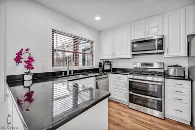 32321 Lake Shore Boulevard, Willowick, OH 44095 - Photo 17