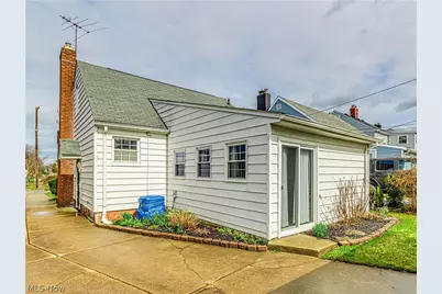 15606 Scottsdale Boulevard, Huber Heights, OH 44120 - Photo 3