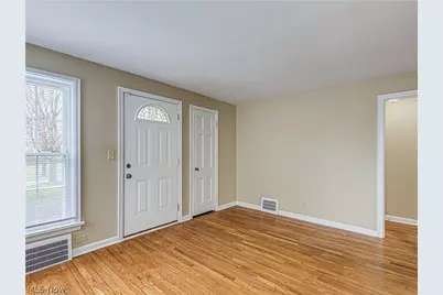 15606 Scottsdale Boulevard, Huber Heights, OH 44120 - Photo 5