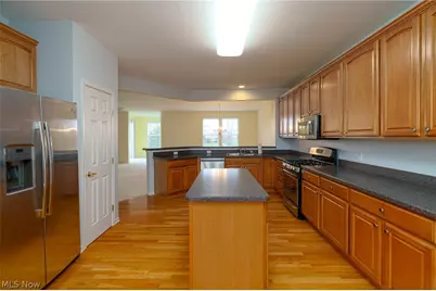 9119 Chatham Circle, North Ridgeville, OH 44039 - Photo 9