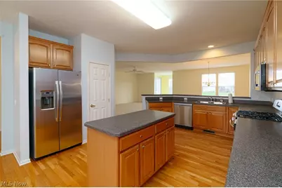 9119 Chatham Circle, North Ridgeville, OH 44039 - Photo 9
