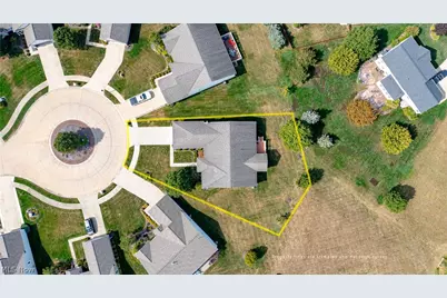 9119 Chatham Circle, North Ridgeville, OH 44039 - Photo 3