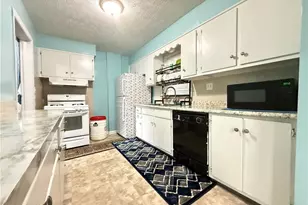 1068 Easton Dr, Akron, OH 44310 - Photo 11