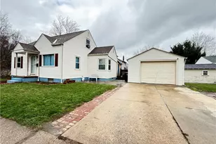 1068 Easton Dr, Akron, OH 44310 - Photo 3