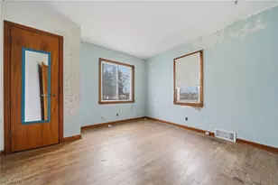 163 E Ford Ave, Barberton, OH 44203 - Photo 17