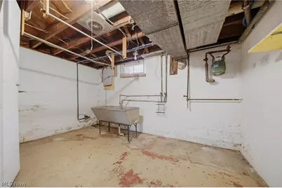 163 E Ford Avenue, Barberton, OH 44203 - Photo 33