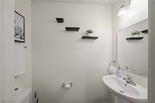 2207 Fowl Rd, Elyria, OH 44035 - Photo 9