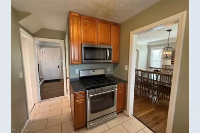 1924 Powell Avenue, Cleveland Heights, OH 44118 - Photo 9