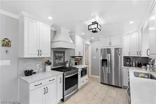 6987 White Oak Dr, Hubbard, OH 44425 - Photo 15