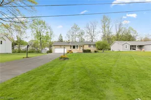 6987 White Oak Dr, Hubbard, OH 44425 - Photo 5
