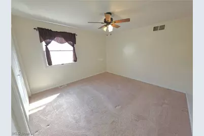 80 May Avenue, Northfield Village, OH 44067 - Photo 11