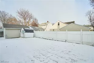 942 Bellflower Ave SW, Canton, OH 44710 - Photo 5