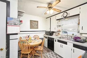 942 Bellflower Ave SW, Canton, OH 44710 - Photo 7