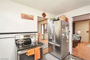 942 Bellflower Ave SW, Canton, OH 44710 - Photo 7