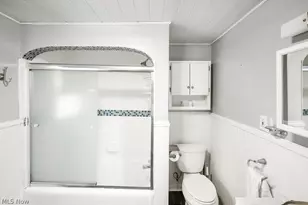 1597 Glenmount Ave, Akron, OH 44301 - Photo 17