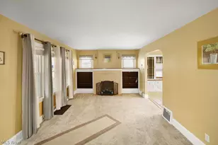 1597 Glenmount Ave, Akron, OH 44301 - Photo 3