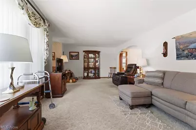 2883 Sharonwood Avenue NW, Canton, OH 44708 - Photo 11