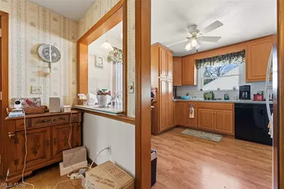 2883 Sharonwood Avenue NW, Canton, OH 44708 - Photo 15