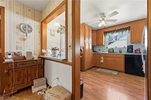 2883 Sharonwood Ave NW, Canton, OH 44708 - Photo 15