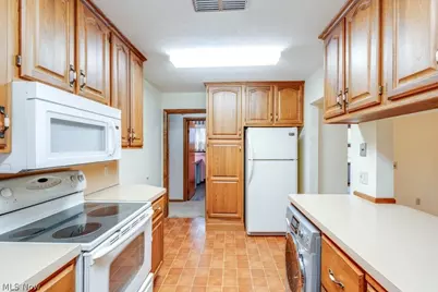 5918 Mapledell Street, Canton, OH 44718 - Photo 17