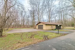 9251 Boyer Ln, Kirtland Hills, OH 44060 - Photo 39