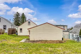 1614 Colonial Blvd NE, Canton, OH 44714 - Photo 3