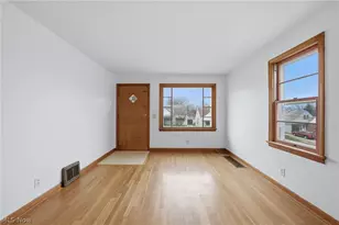 1614 Colonial Blvd NE, Canton, OH 44714 - Photo 7