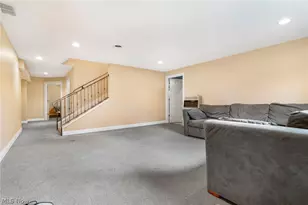 2041 Penhurst Cir NE, North Canton, OH 44720 - Photo 27